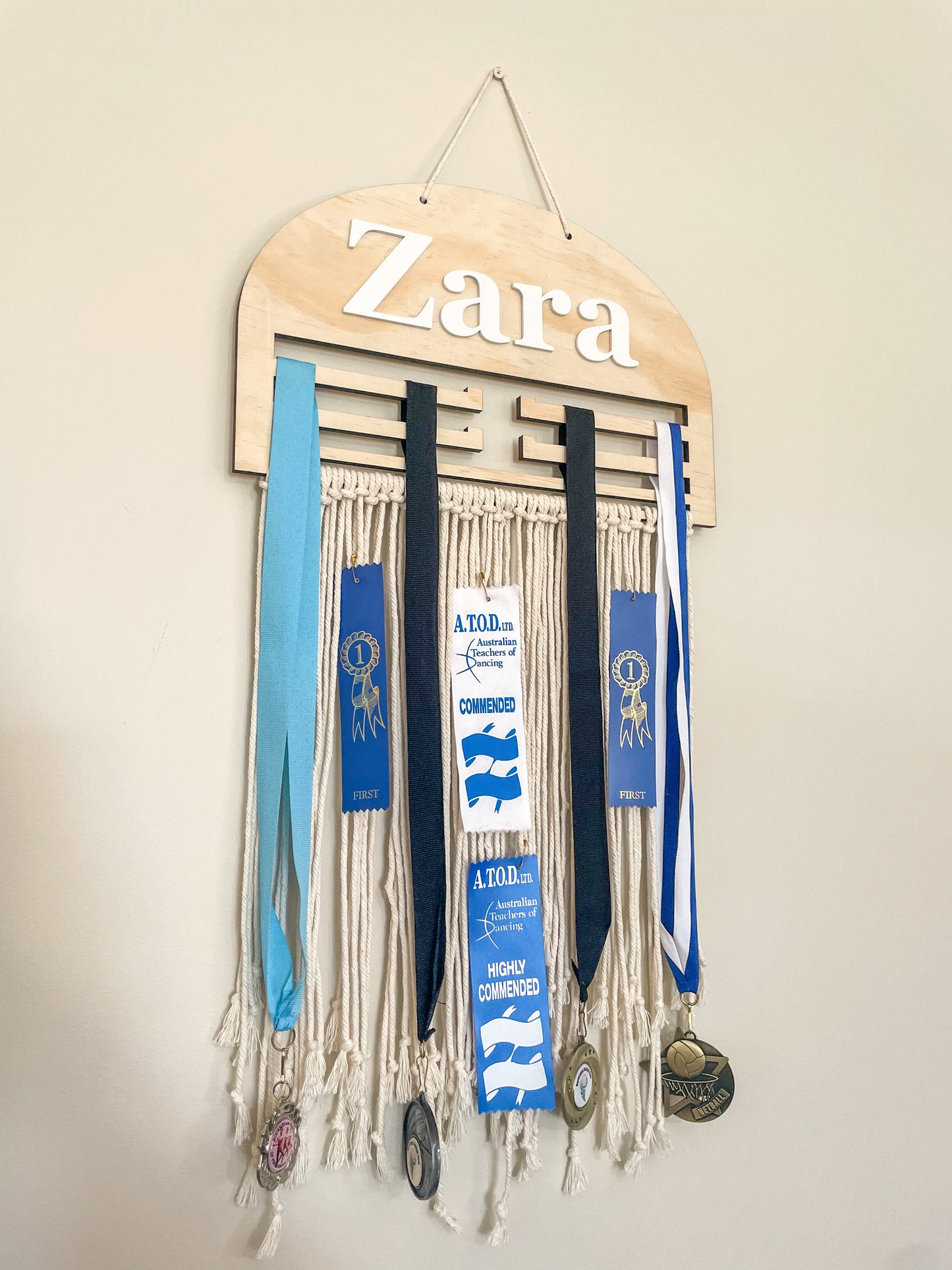 Medal Wall Hanger with Macramé