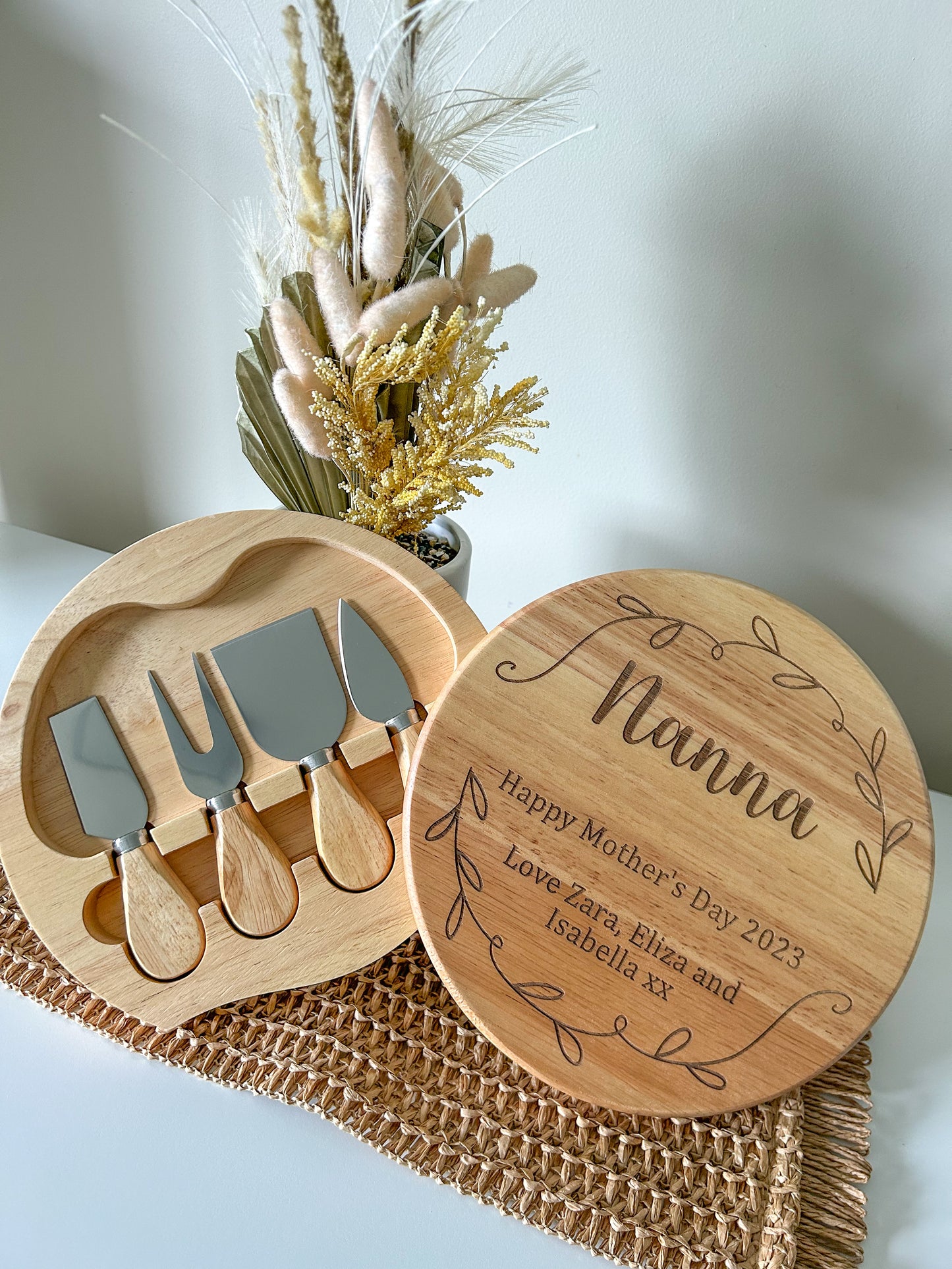 Cheese Board Set with leaf's